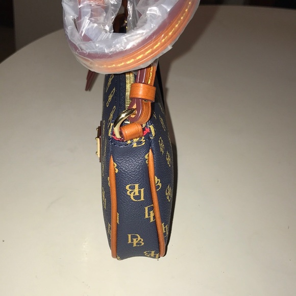 NWT DOONEY & BOURKE CROSSBODY - Picture 3 of 8